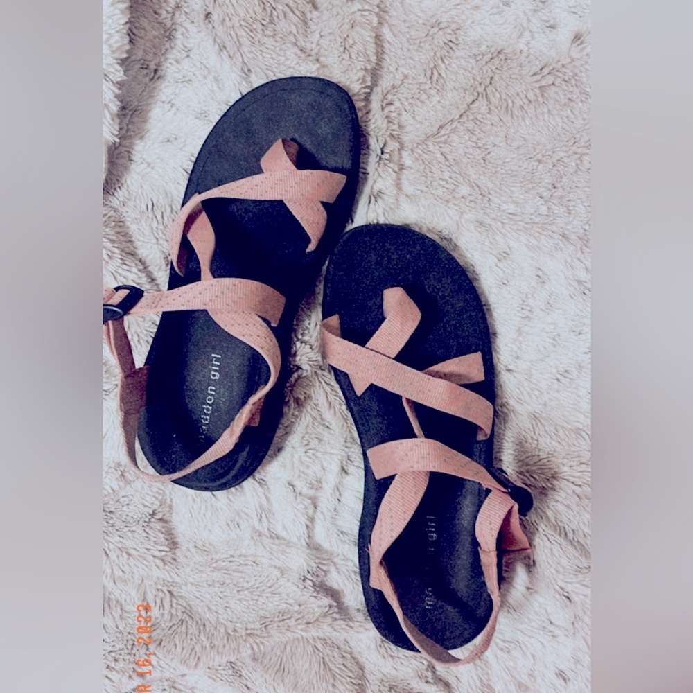 Pink Chaco style sport sandals NWOT
